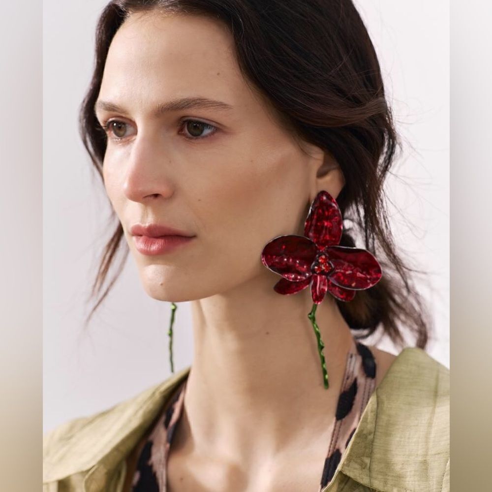 Zara Enameled Flower Earrings - Picture 3 of 7